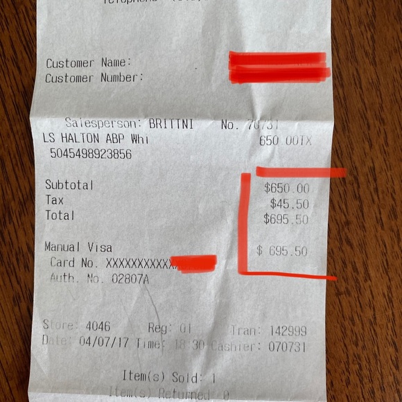 BURBERRY
Calfskin Pallas Head Motif Print Wallet - Picture 9 of 9